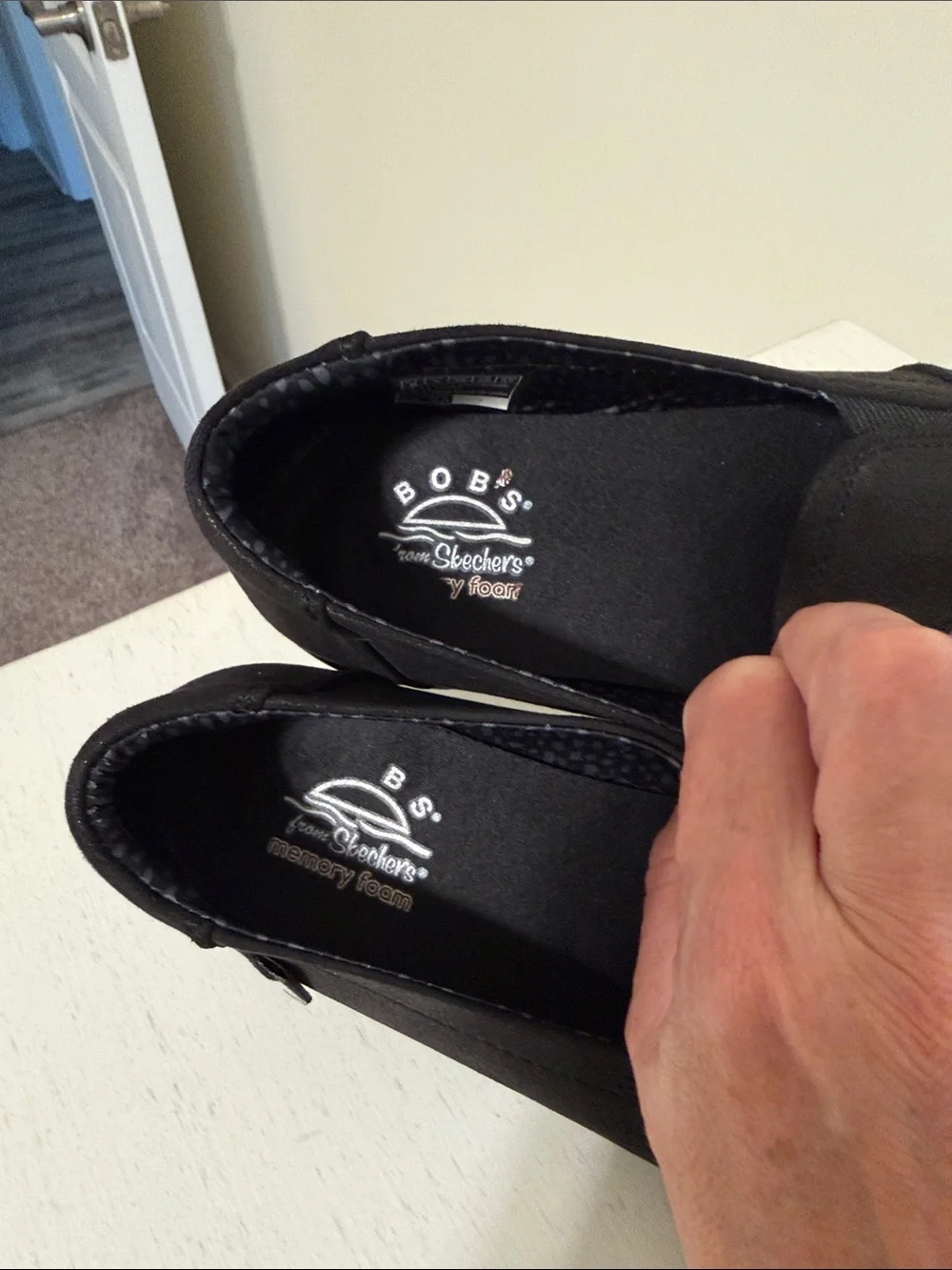 BOBS from Skechers Women’s Chill Lugs Central Look Black Vegan Loafers / Size 8